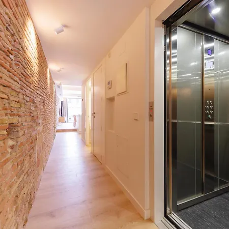 Bravissimo Ballesteries Penthouse, Monthly * Girona