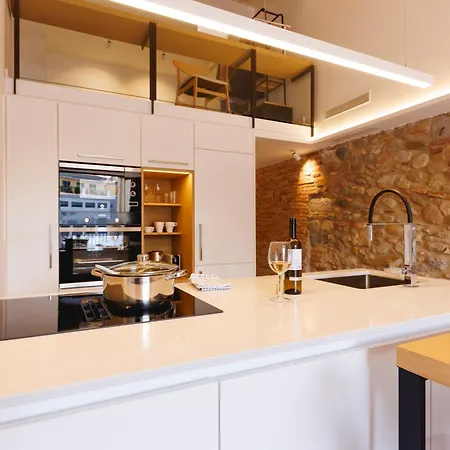 Bravissimo Ballesteries Penthouse, Monthly