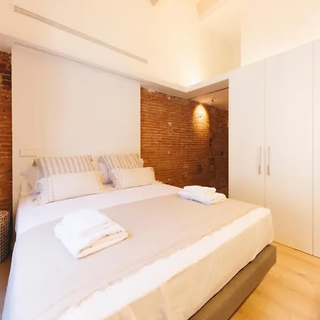 Bravissimo Ballesteries Penthouse, Monthly